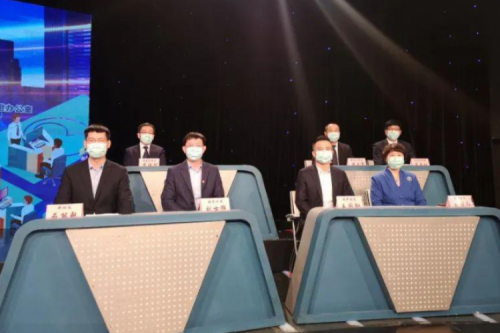 九洲電氣亮相“春風行動云聘會” 趙曉紅總裁應邀接受現(xiàn)場采訪并回答求職者提問 